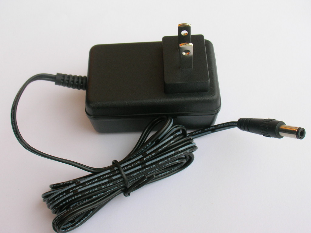 Li-ion battery charger 12.6V 1A PSE