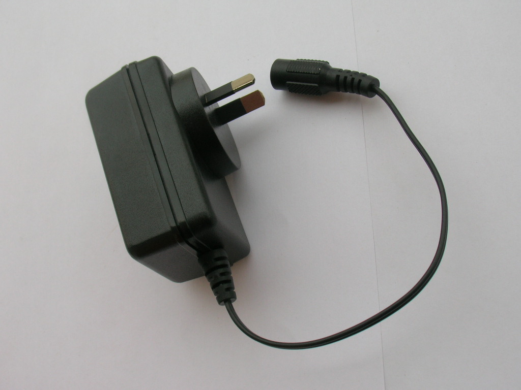 Battery charger for single Li-ion 3.7V 18650 SAA