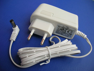 Switching adapter in white with GS CE approval 