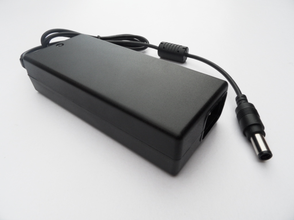 External laptop battery charger 19V 4.75A