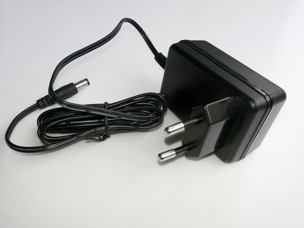 Battery charger for lawn mower 12.6V 1A