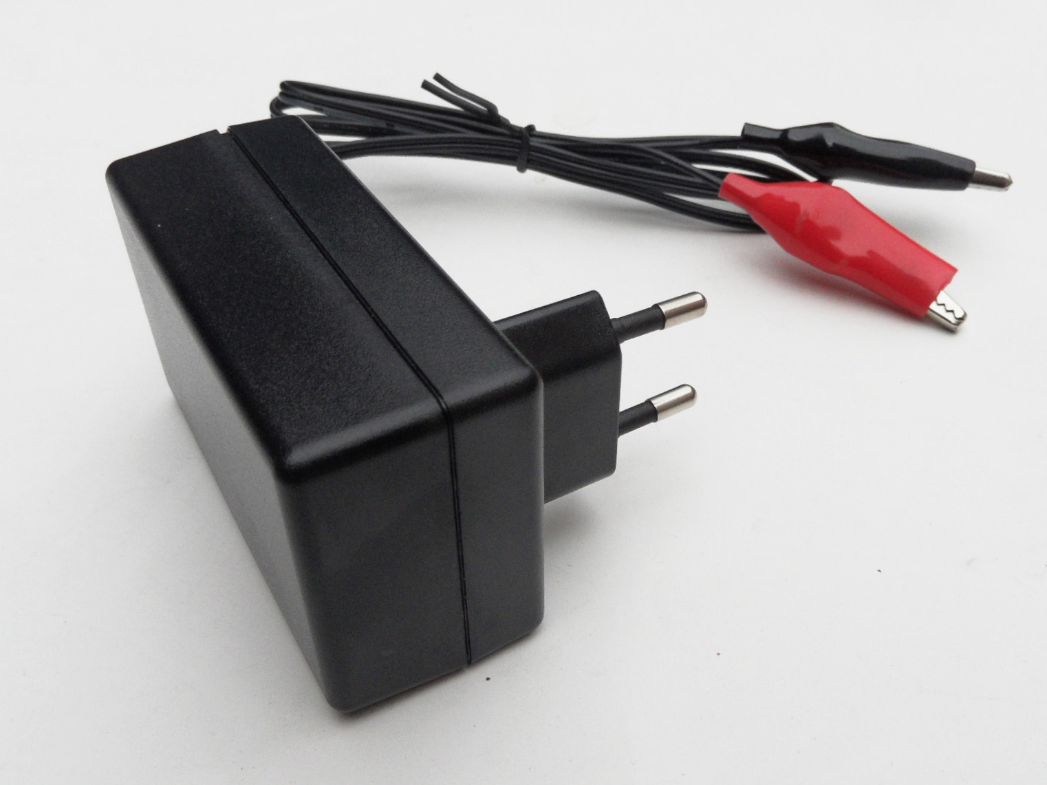 Automatic 6V/12V Lead acid battery charger 